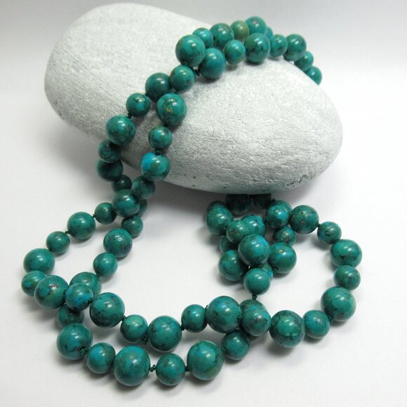 Hand Knotted Turquoise bead necklace - Picture 3 of 11